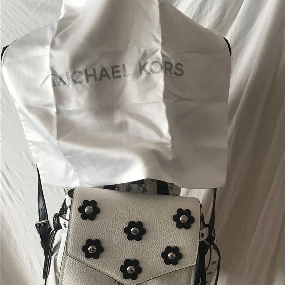 Michael Kros NWT- Bristol Sm Leather Backpack - Picture 7 of 13